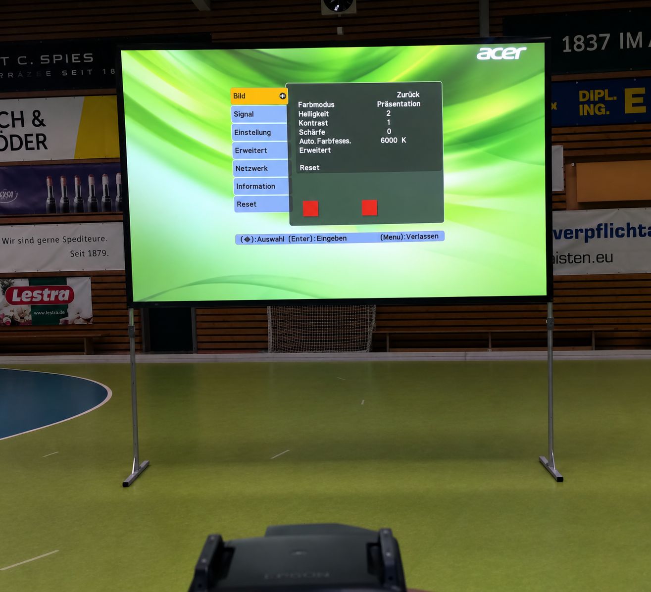 Beamer Stumpfl 4m mit Panasonic Laserbeamer